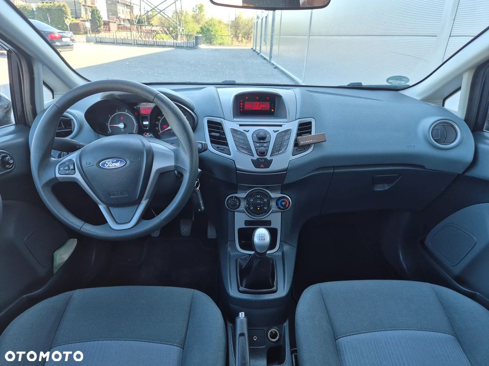 Ford Fiesta 1.25 Celebration - 13