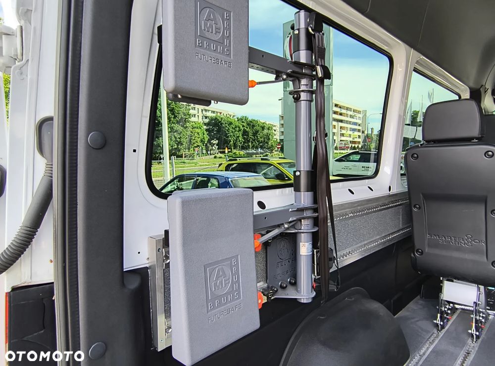 Mercedes-Benz Sprinter - 8
