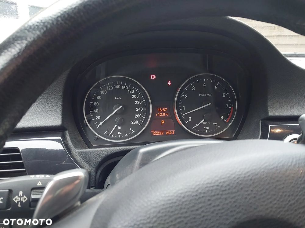 BMW Seria 3 330i - 14