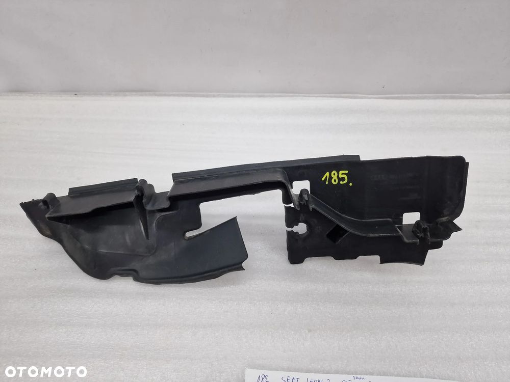 AUDI A1 8X0 10- KIEROWNICA POWIETRZA LEWA , NR 8X0121283D , NR AUKCJI KP185 - 1