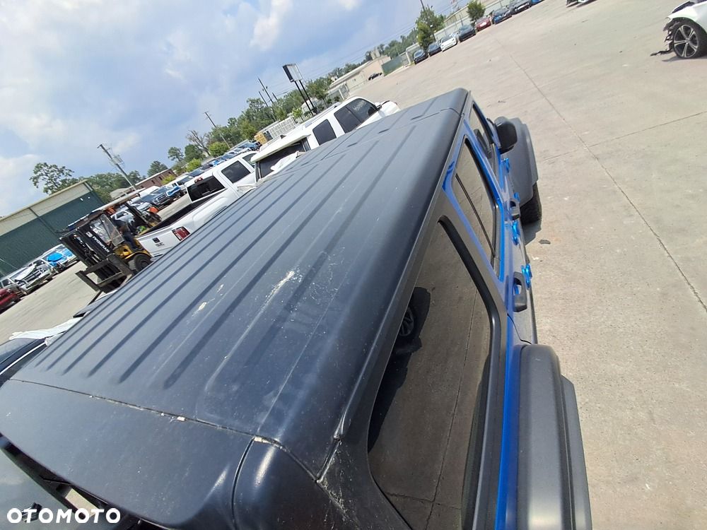 Jeep Wrangler - 12