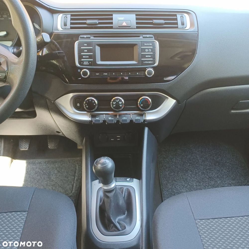 Kia Rio - 16