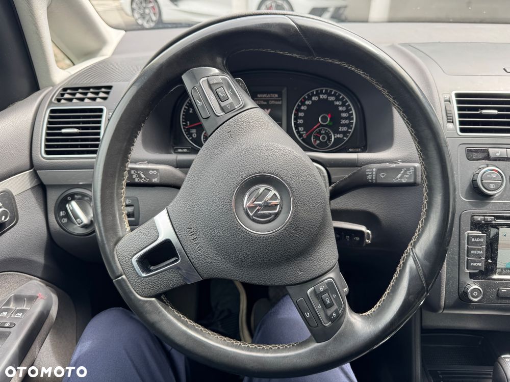 Volkswagen Touran 1.4 TSI DSG MATCH - 14