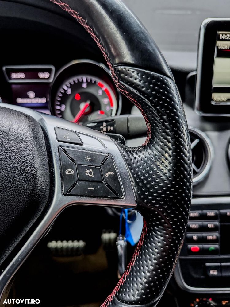 Mercedes-Benz GLA 220 CDI 4MATIC 7G-DCT AMG Line - 22