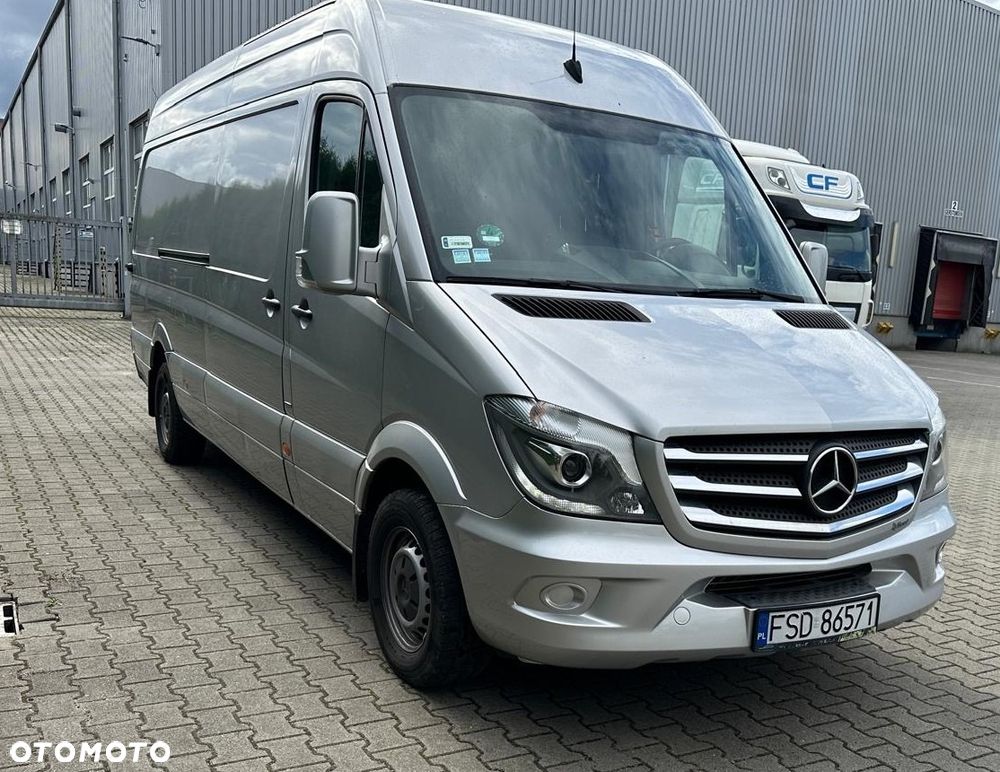 Mercedes-Benz Sprinter - 2