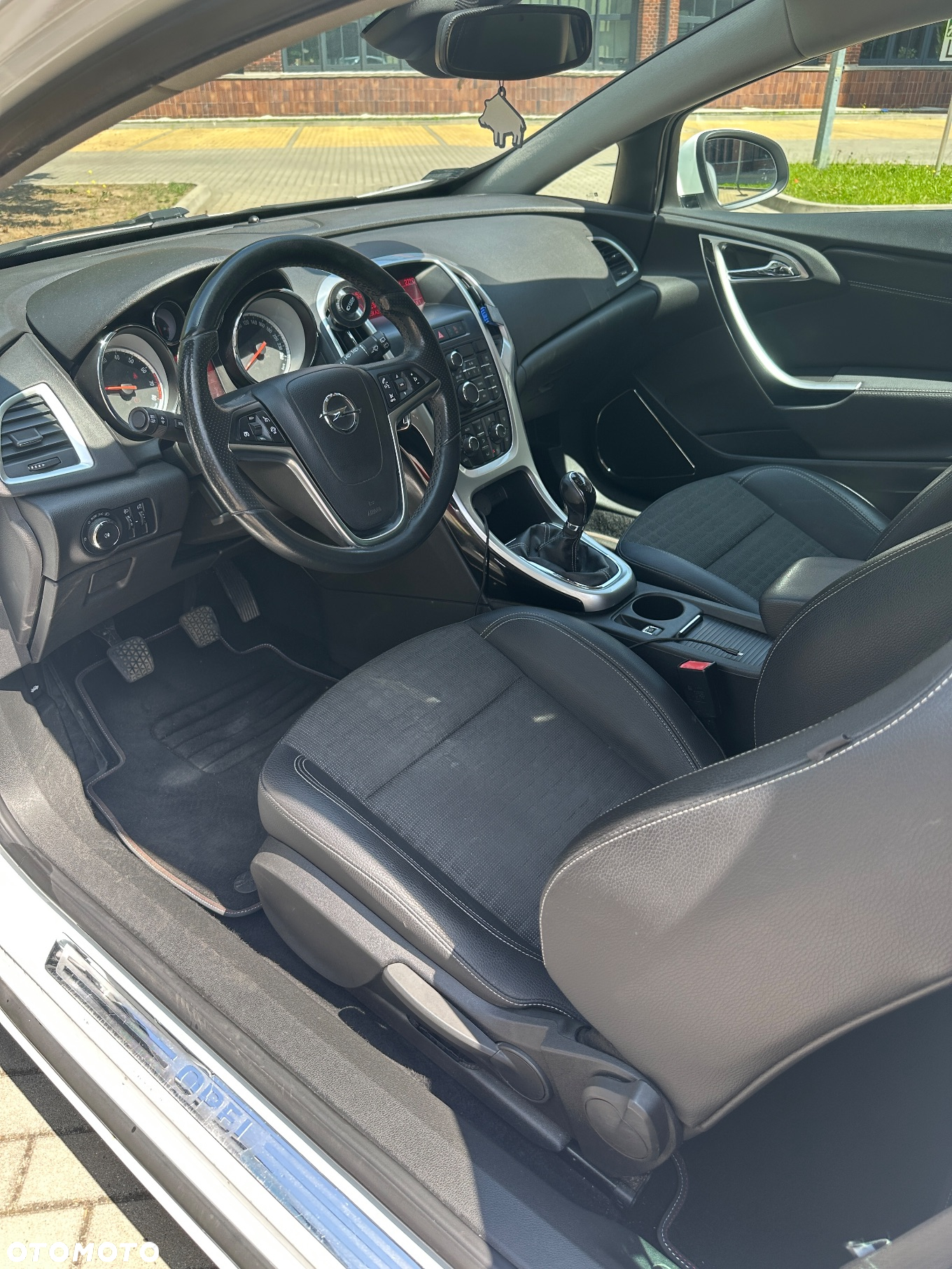 Opel Astra GTC 1.4 Turbo - 13