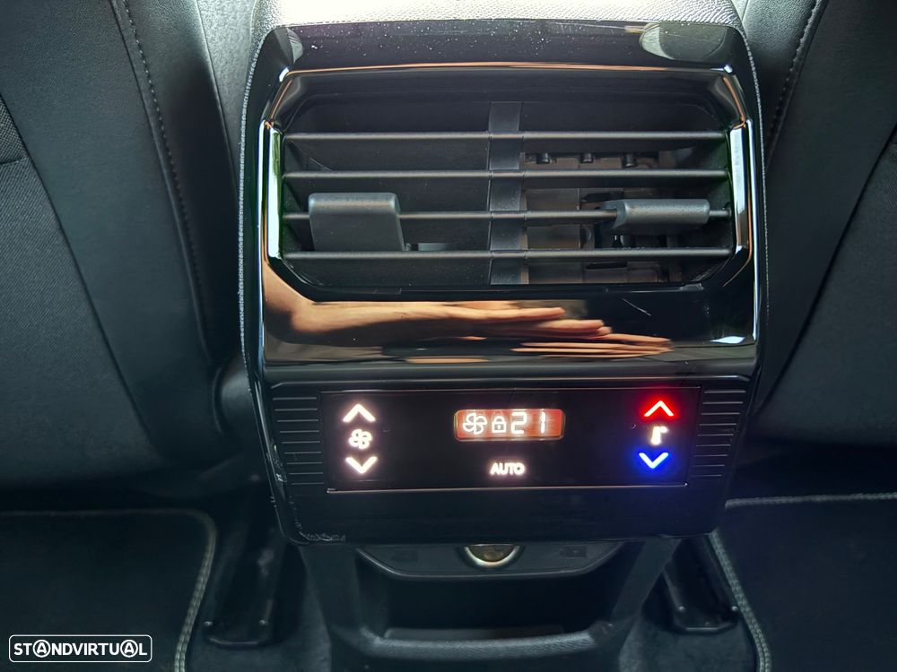 Peugeot 5008 1.2 Hybrid Allure e-DCS6 - 26
