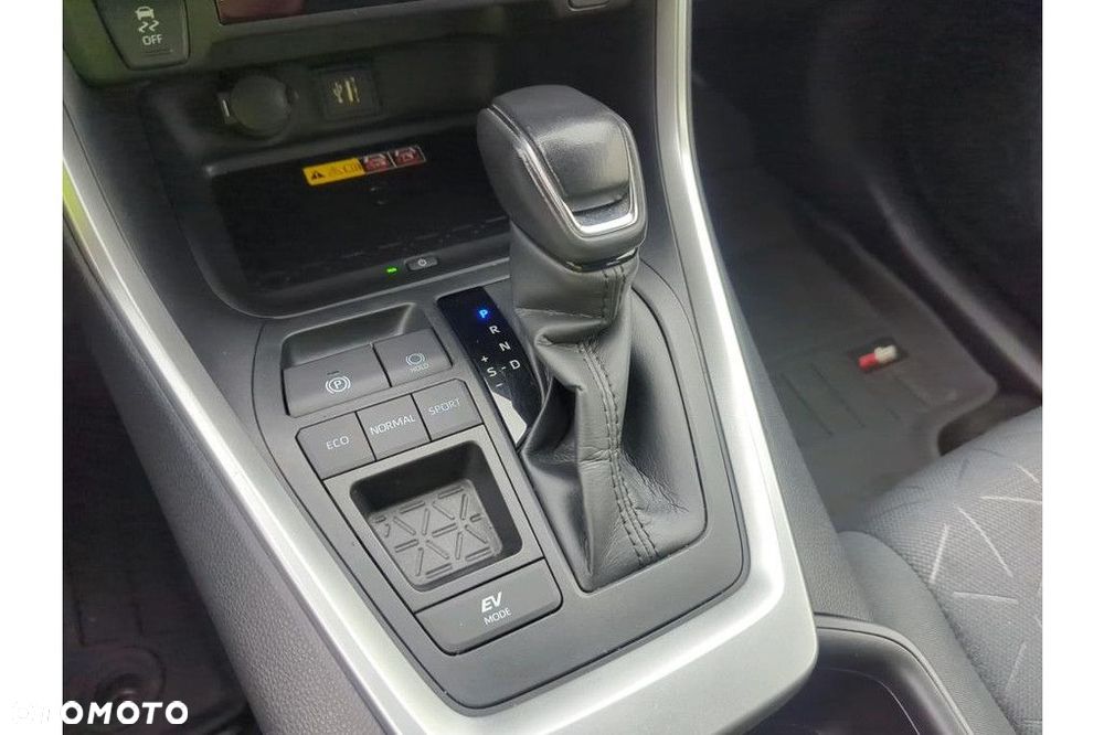 Toyota RAV4 - 10