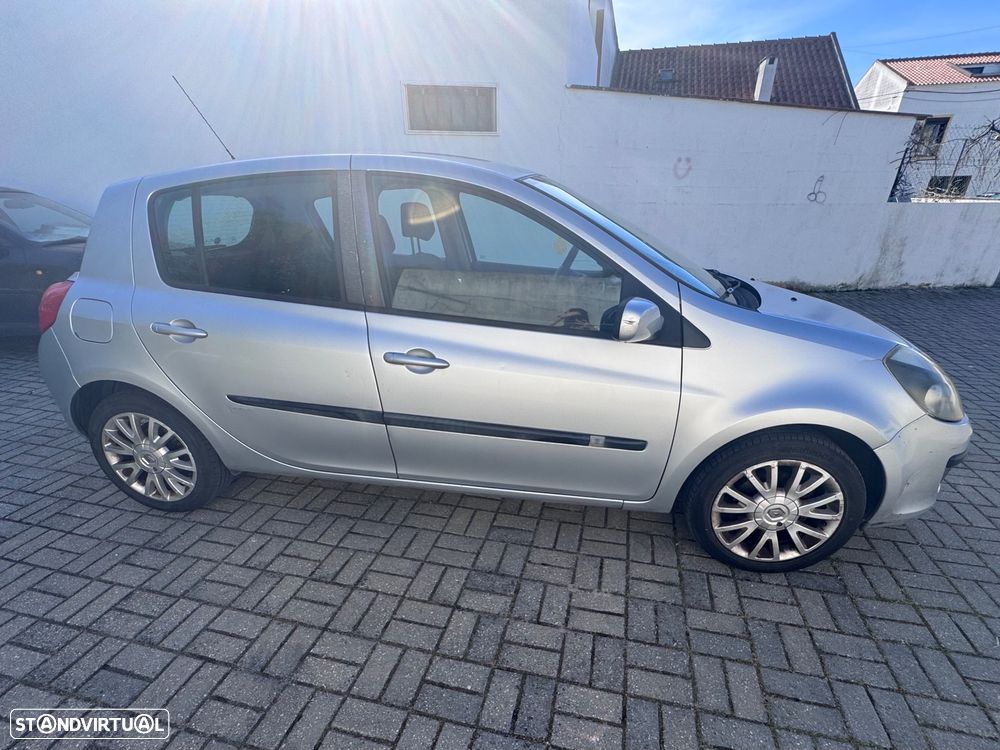 Renault Clio 1.4 16V Dynamique Luxe - 1