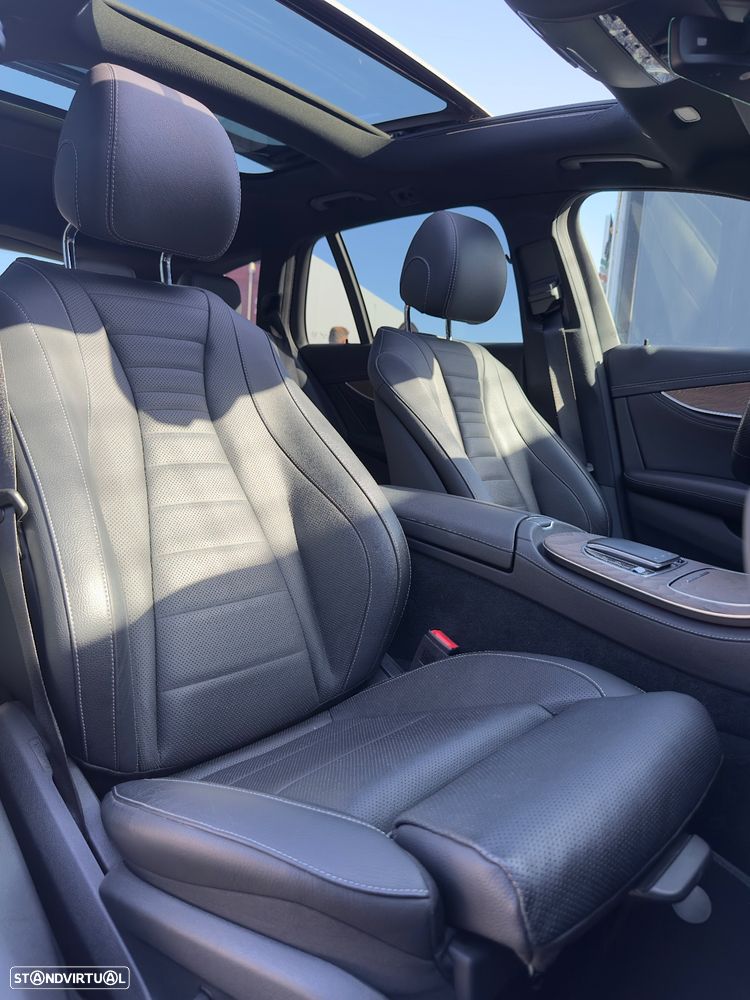 Mercedes-Benz E 300 de 4Matic 9G-TRONIC AMG Line - 29