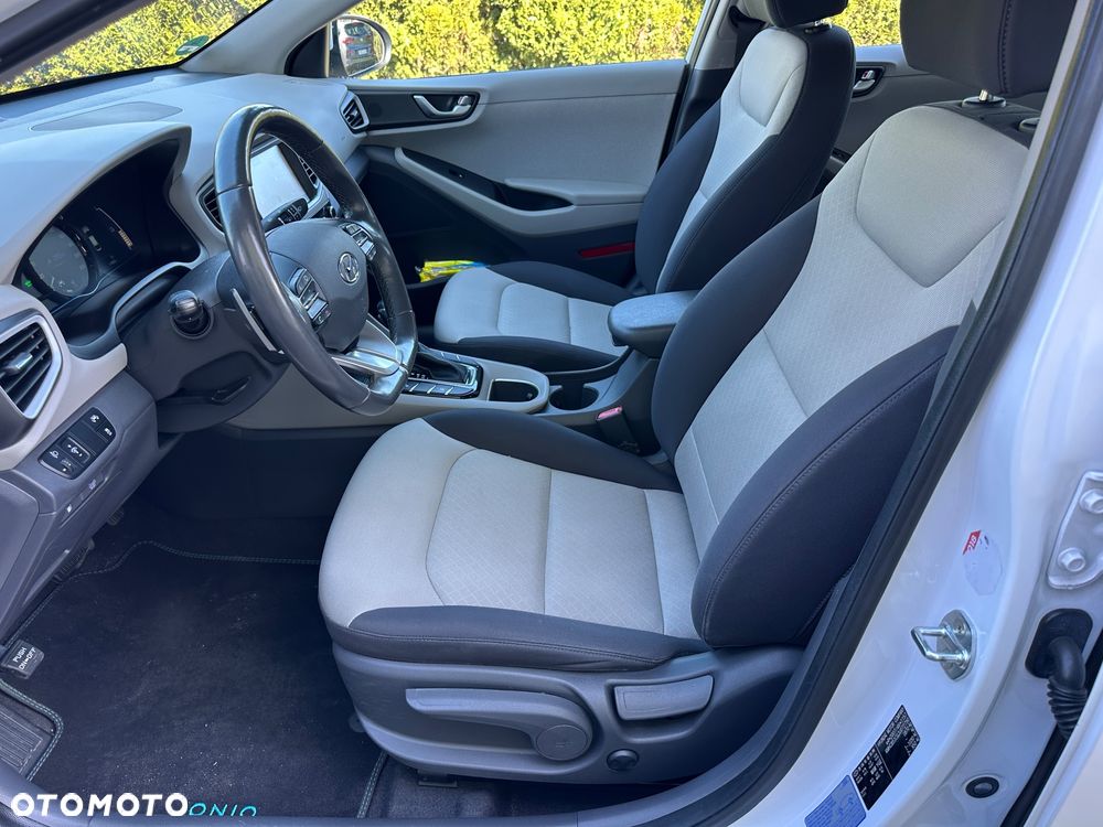Hyundai IONIQ 1.6 GDI Style - 22
