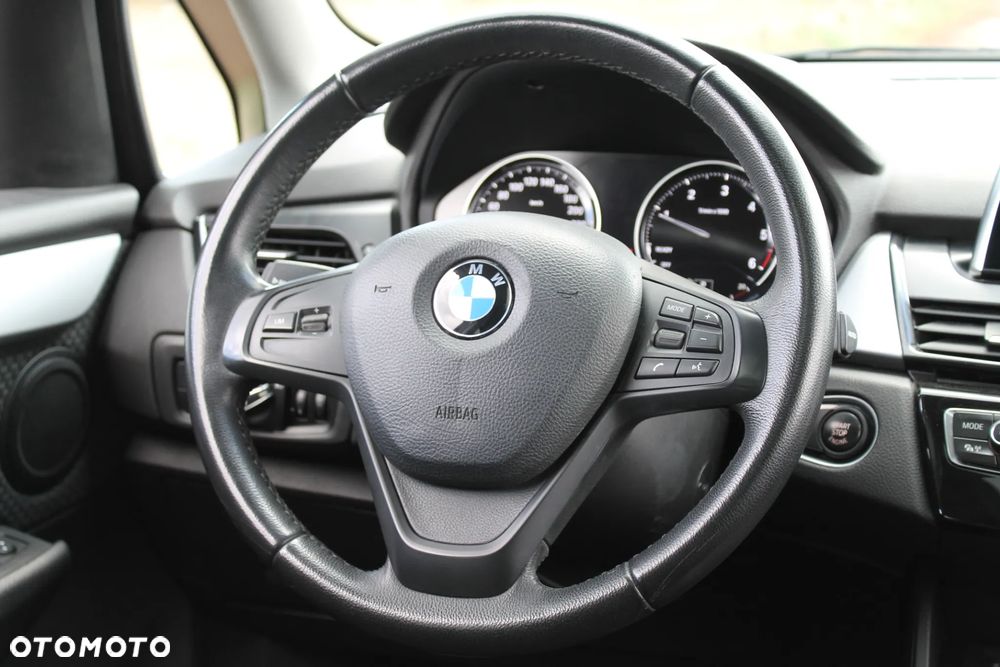 BMW Seria 2 216d - 27