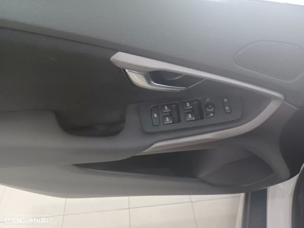 Volvo V40 Cross Country 2.0 D2 Kinetic - 23
