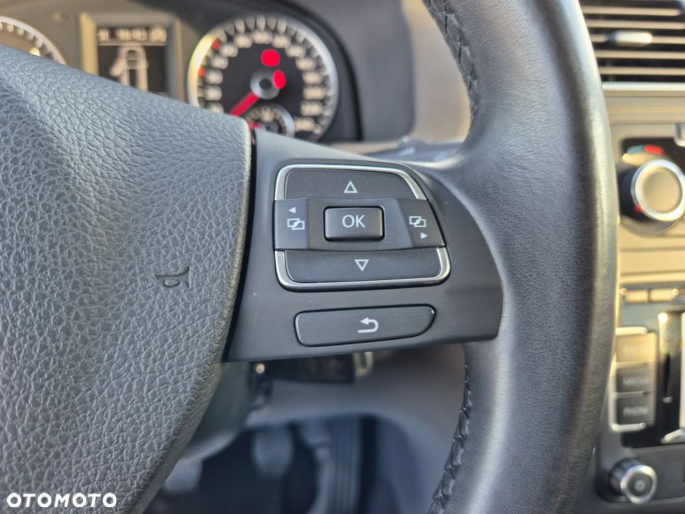 Volkswagen Touran - 32