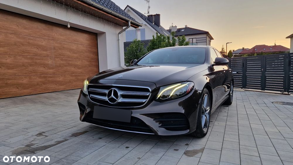 Mercedes-Benz Klasa E 300 9G-TRONIC AMG Line - 3