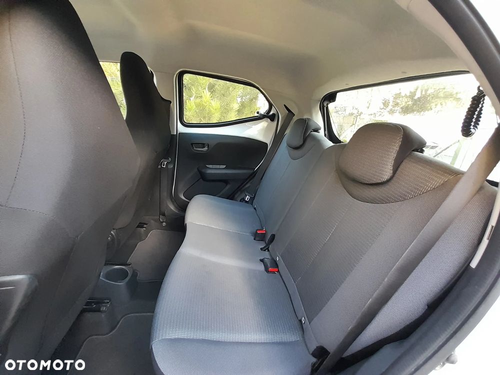 Toyota Aygo x-play - 28