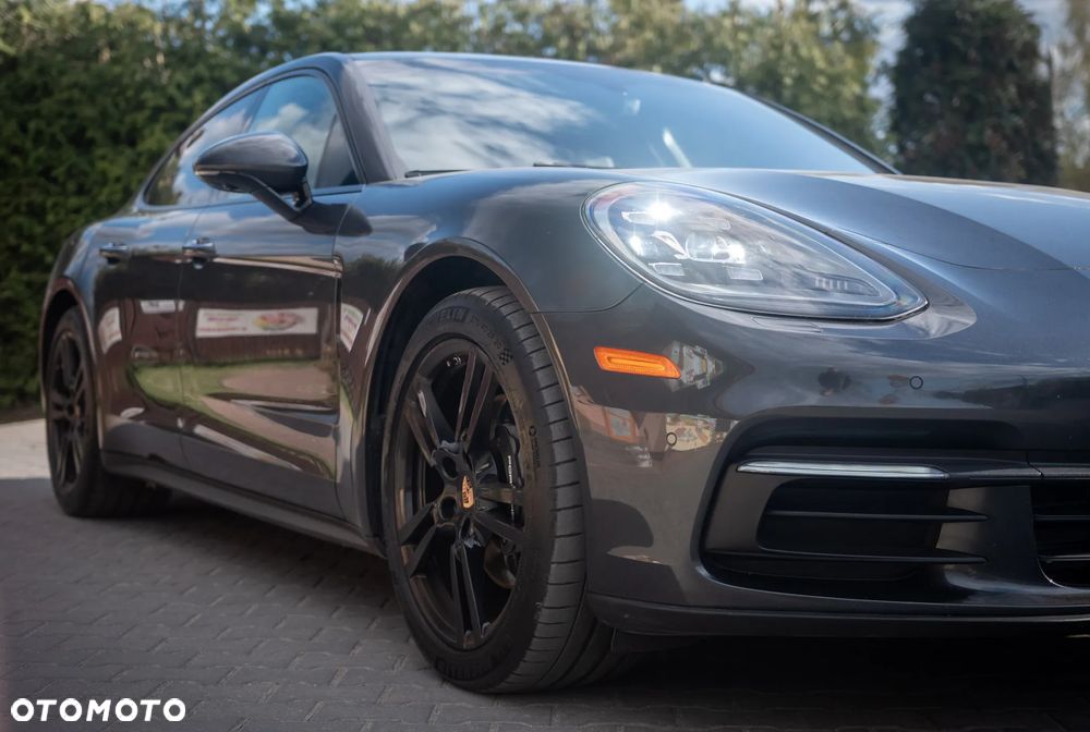 Porsche Panamera 4 - 9
