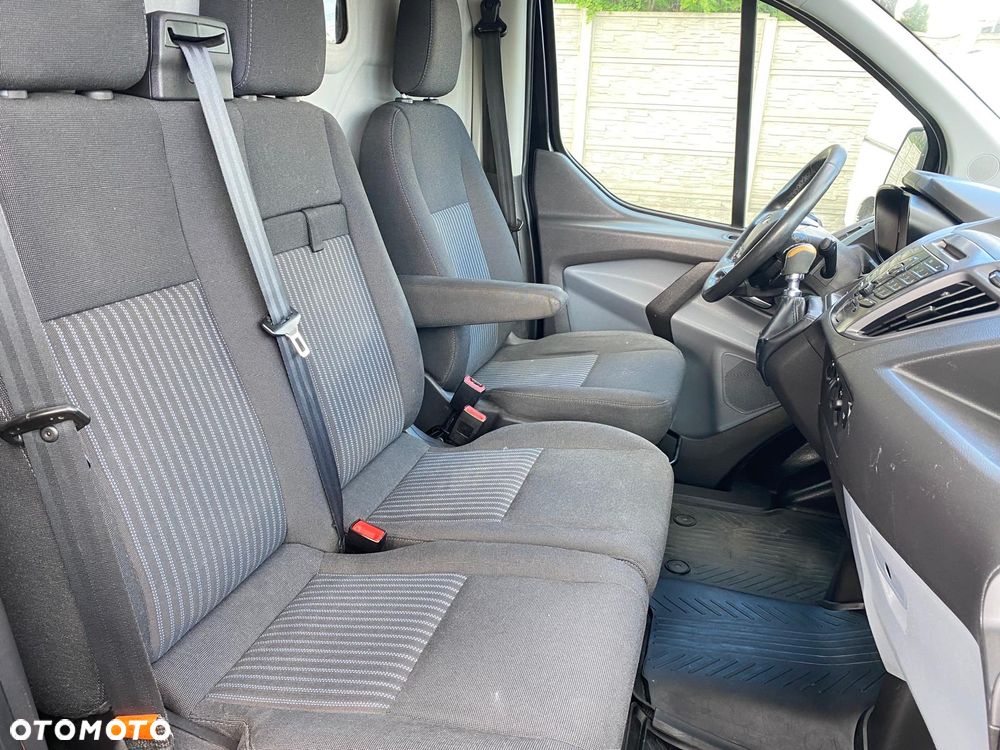 Ford TRANSIT CUSTOM - 19