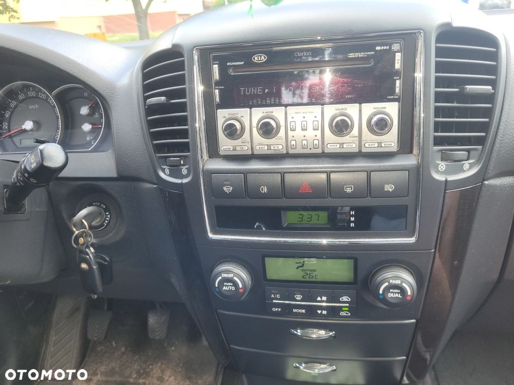 Kia Sorento - 4