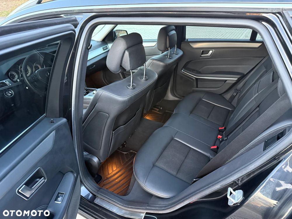 Mercedes-Benz Klasa E 250 BlueTEC 4Matic 7G-TRONIC Avantgarde - 11