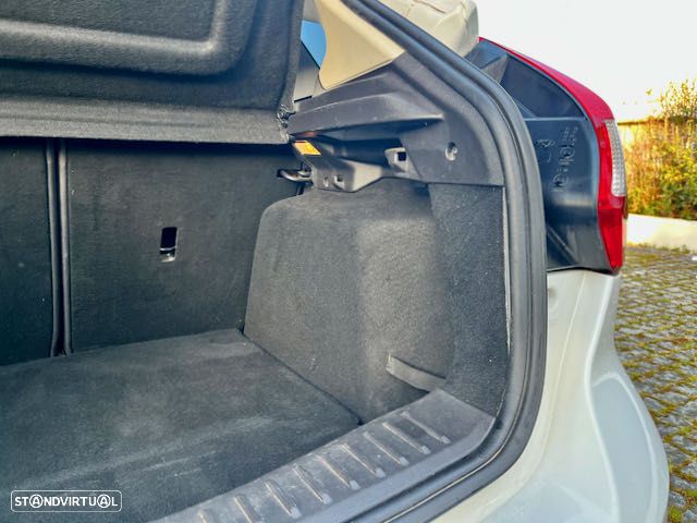 Ford Focus 1.0 EcoBoost S&S SYNC Edition - 23