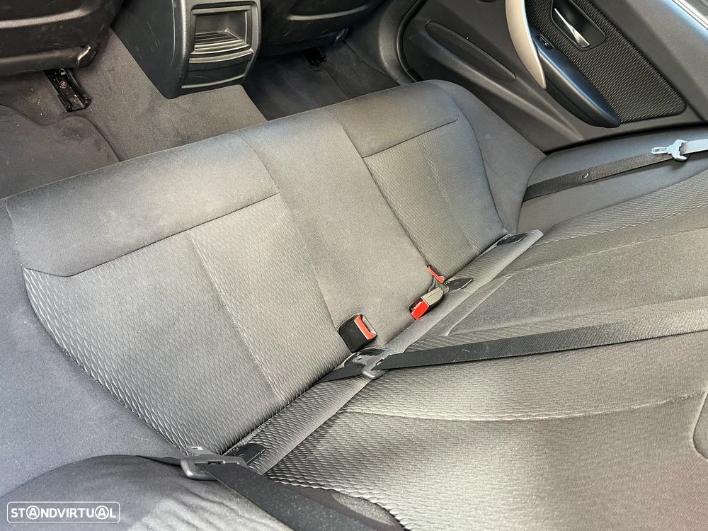 BMW 318 d xDrive Advantage - 13