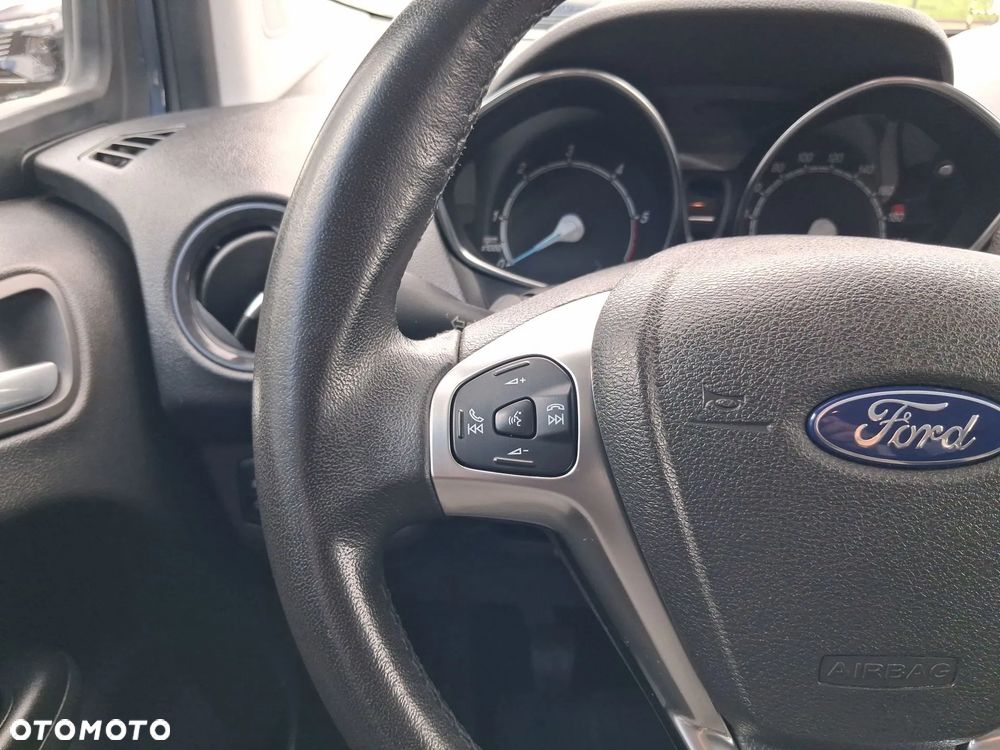 Ford Tourneo Courier 1.5 TDCi Titanium - 34