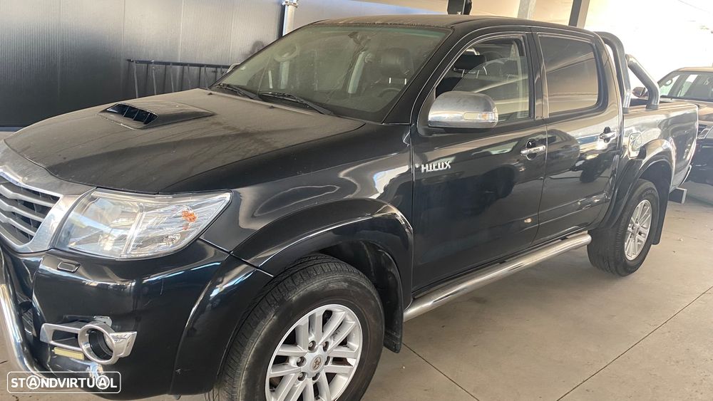 Toyota Hilux 3.0 D-4D 4WD CD Trac. +EP+Navi - 3