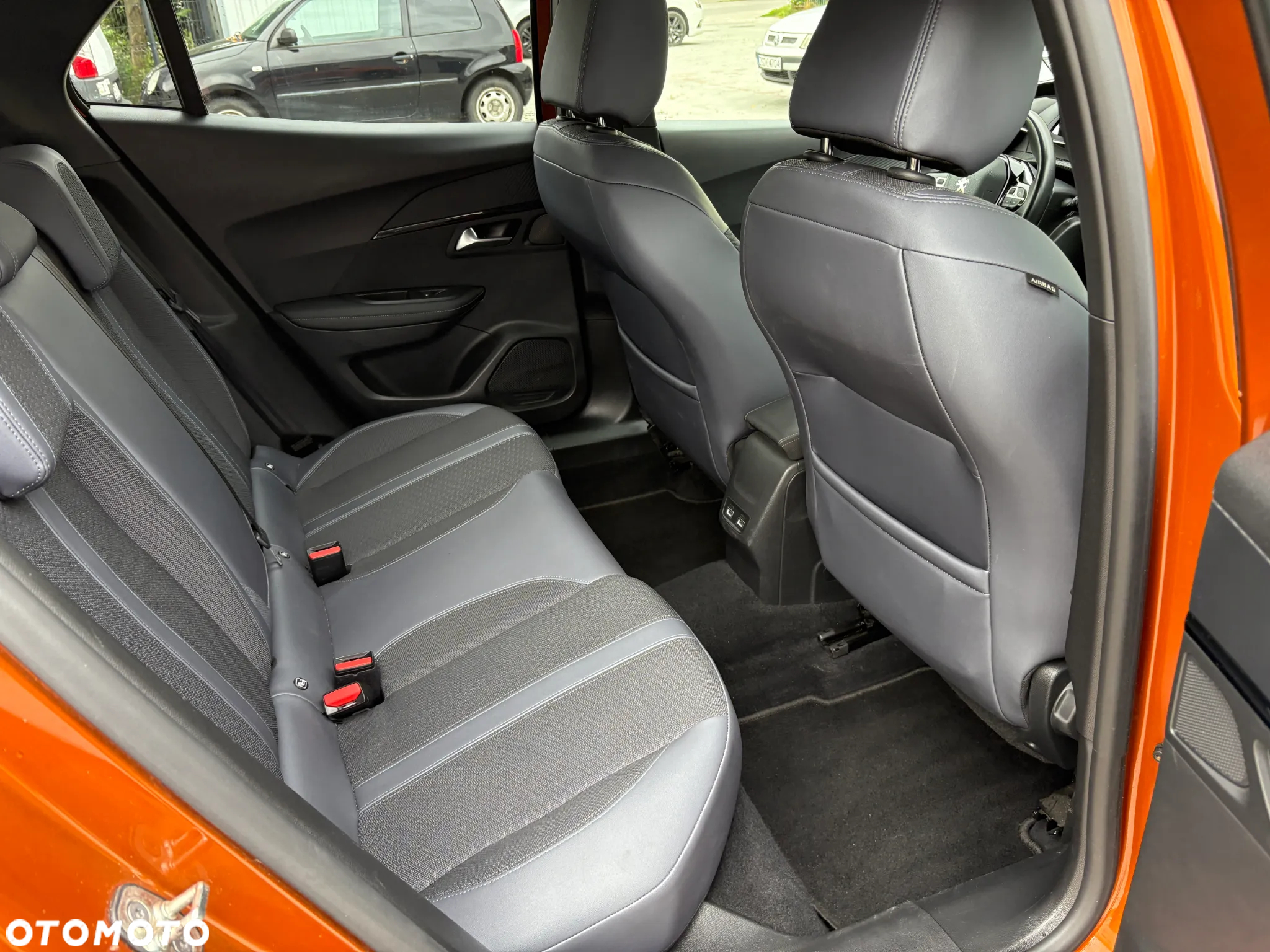 Peugeot 2008 1.2 PureTech Allure S&S - 21