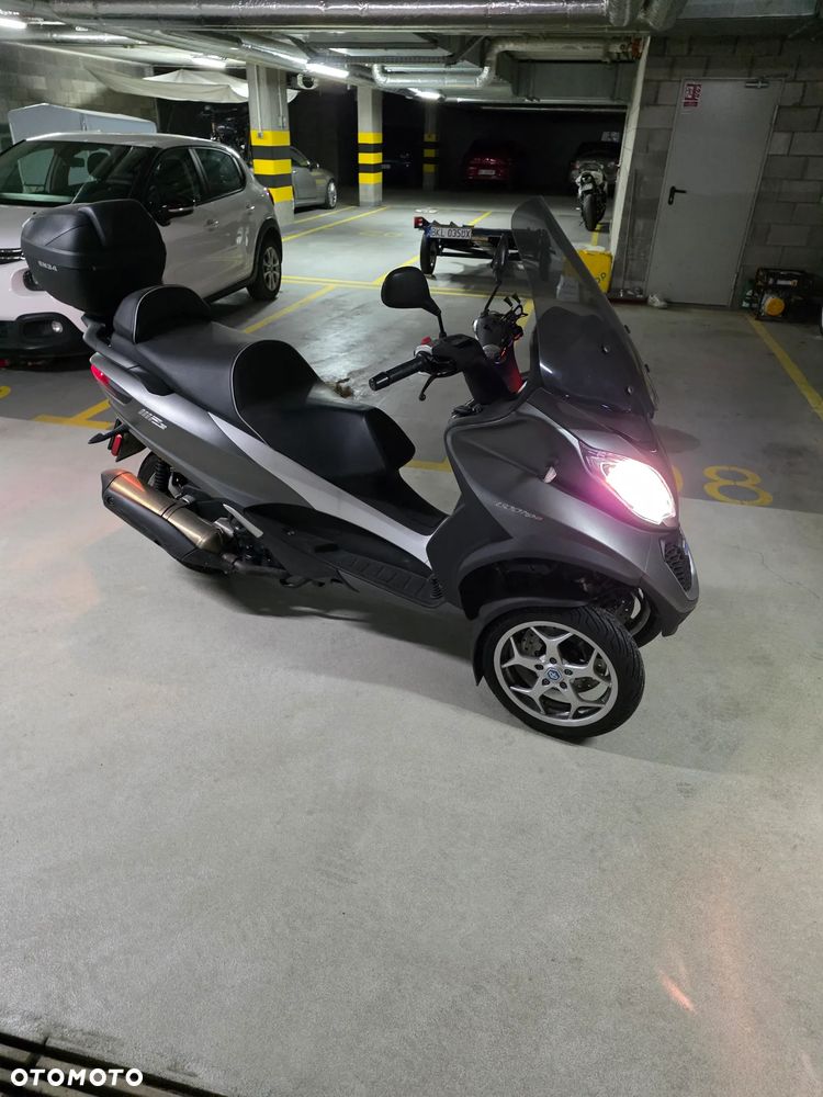 Piaggio MP-3 - 5