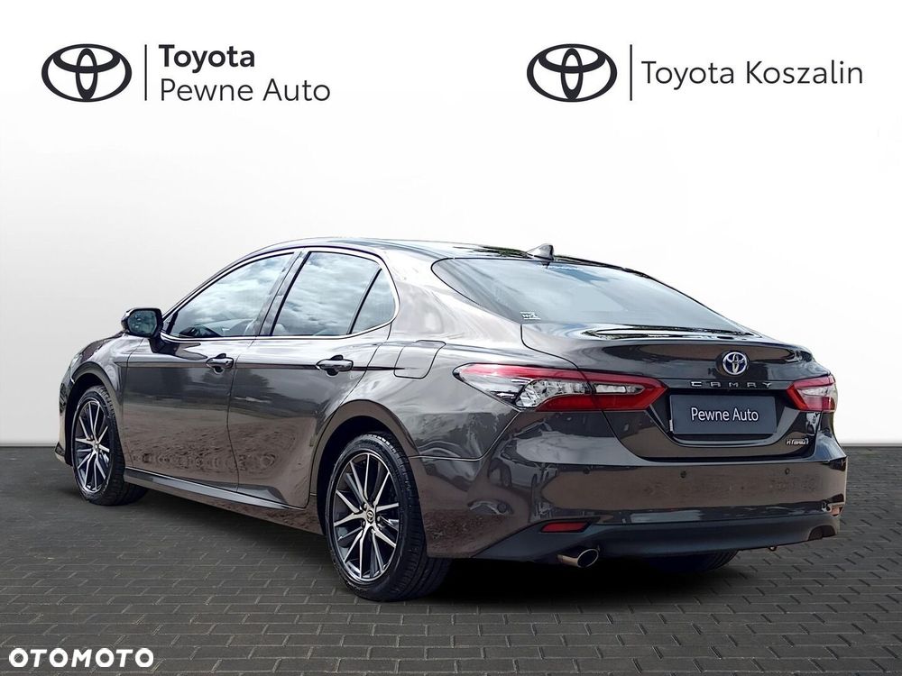 Toyota Camry 2.5 Hybrid Executive CVT - 2