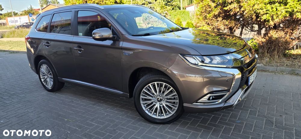 Mitsubishi Outlander 2.4 4WD Diamant+ - 18
