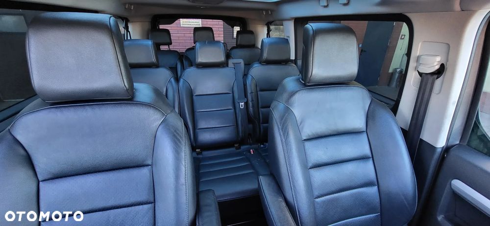 Peugeot Traveller - 10