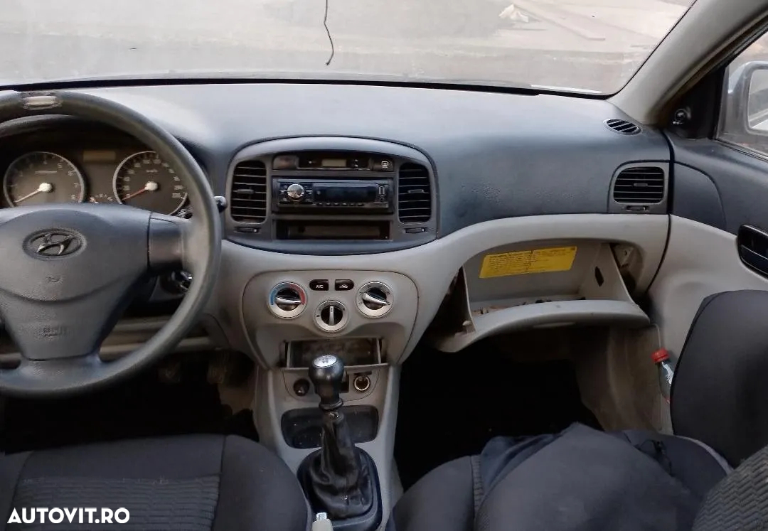 Dezmembram Hyundai Accent - 6