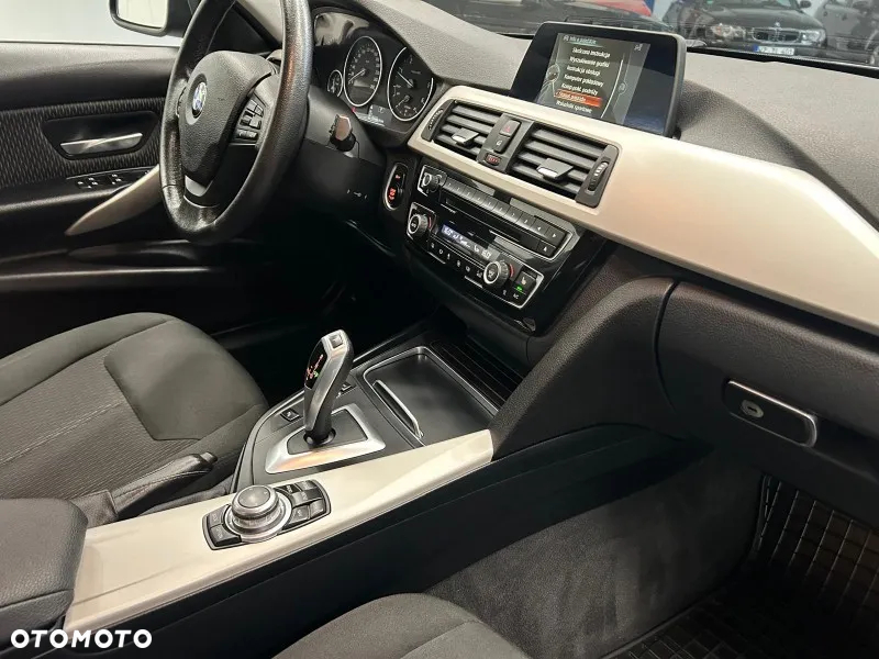 BMW Seria 3 318d Advantage - 24