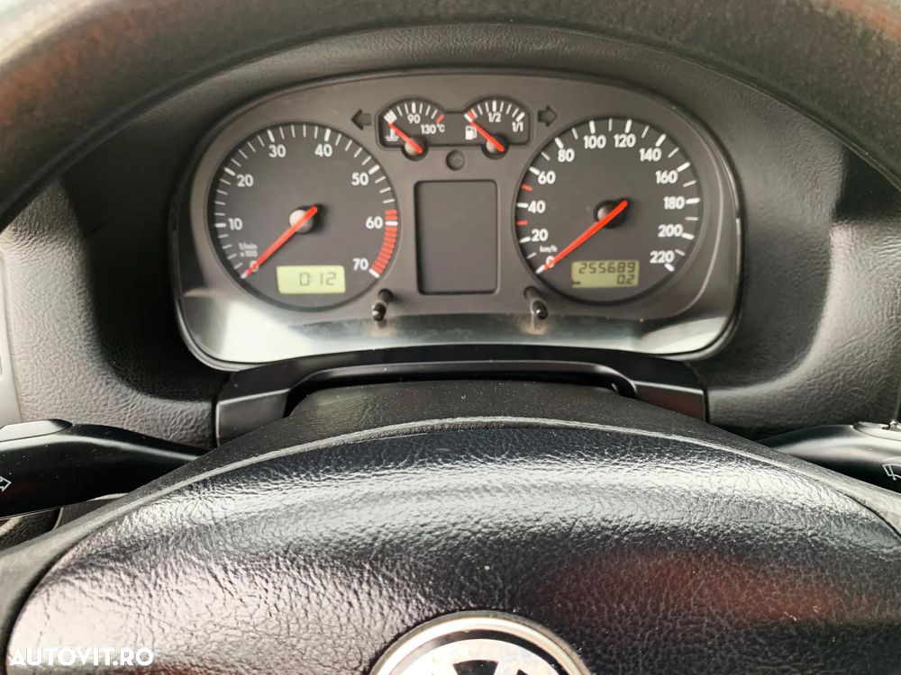 Volkswagen Golf - 11