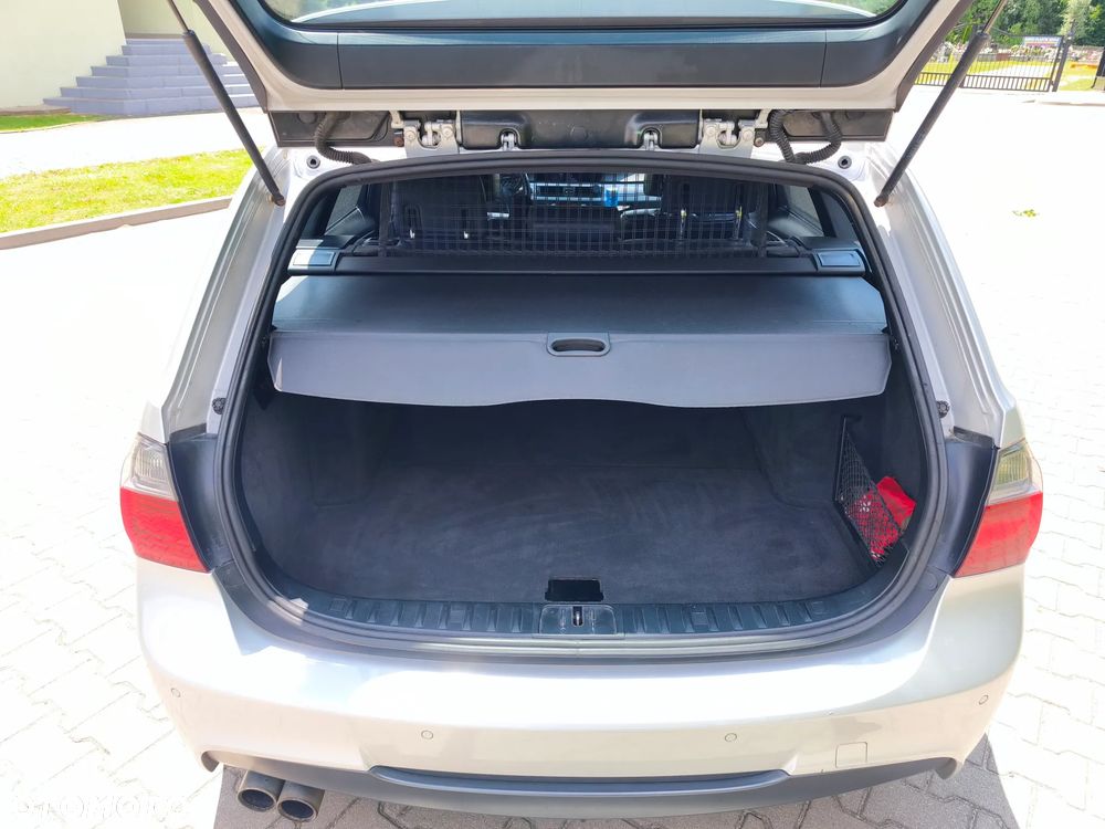 BMW Seria 3 330d - 17