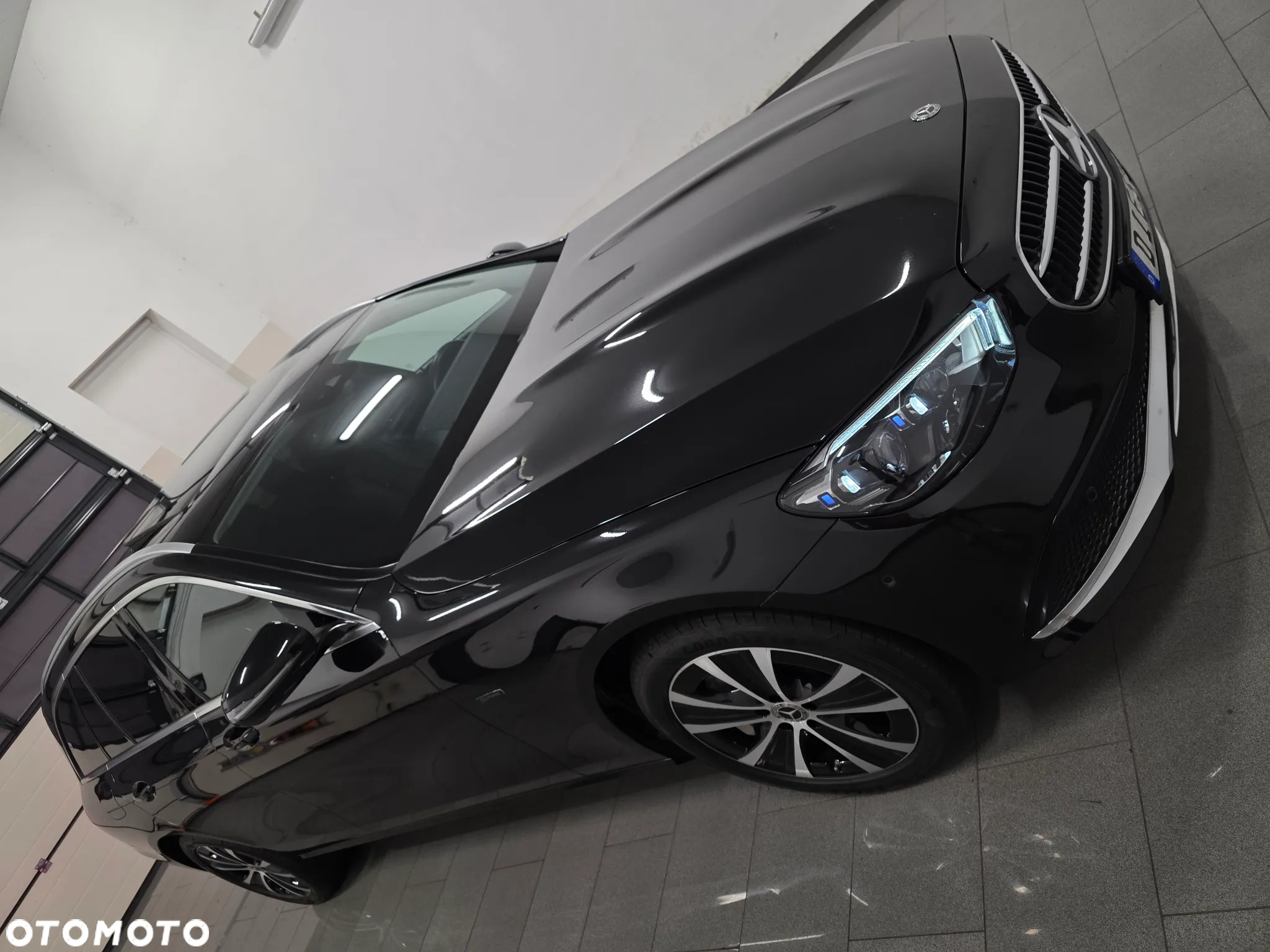 Mercedes-Benz Klasa E 220 d 4Matic 9G-TRONIC AMG Line - 3