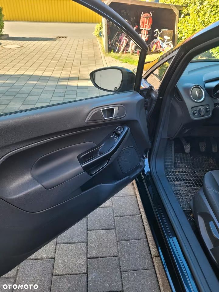 Ford Fiesta 1.25 Titanium X - 19