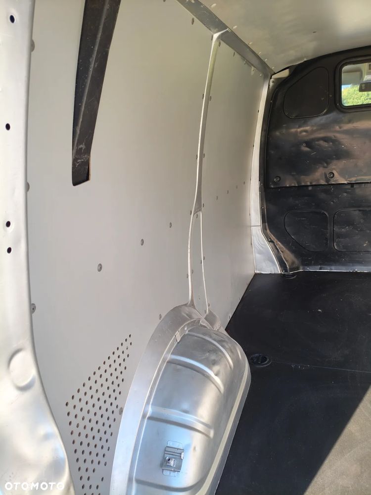 Volkswagen Transporter - 13