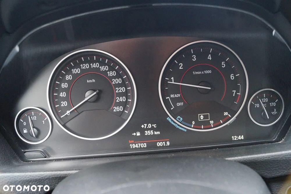 BMW Seria 3 318i Sport Line - 31