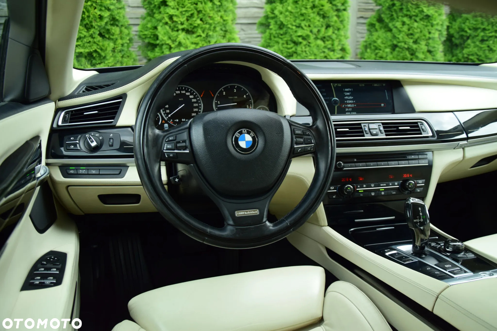 BMW Seria 7 740d - 27