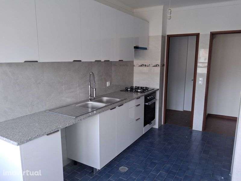 T2 Amplo com Vista Fantástica na Quinta da Boavista. - Grande imagem: 3/12