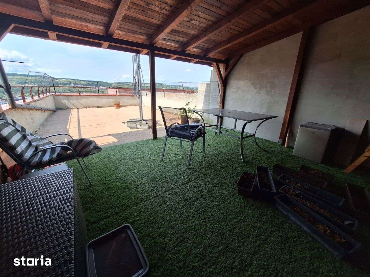 Apartament cu 2 camere, 56 mp, terasa de 50 mp, zona Razoare — fotografia 1