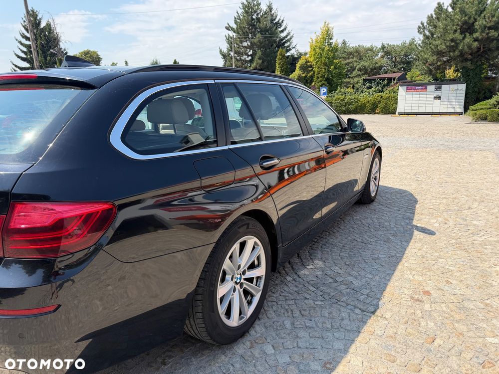 BMW Seria 5 518d Sport Line - 10