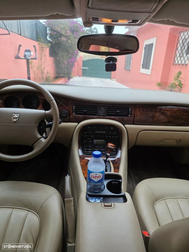 Jaguar XJ XJ8 3.2 Executive - 13