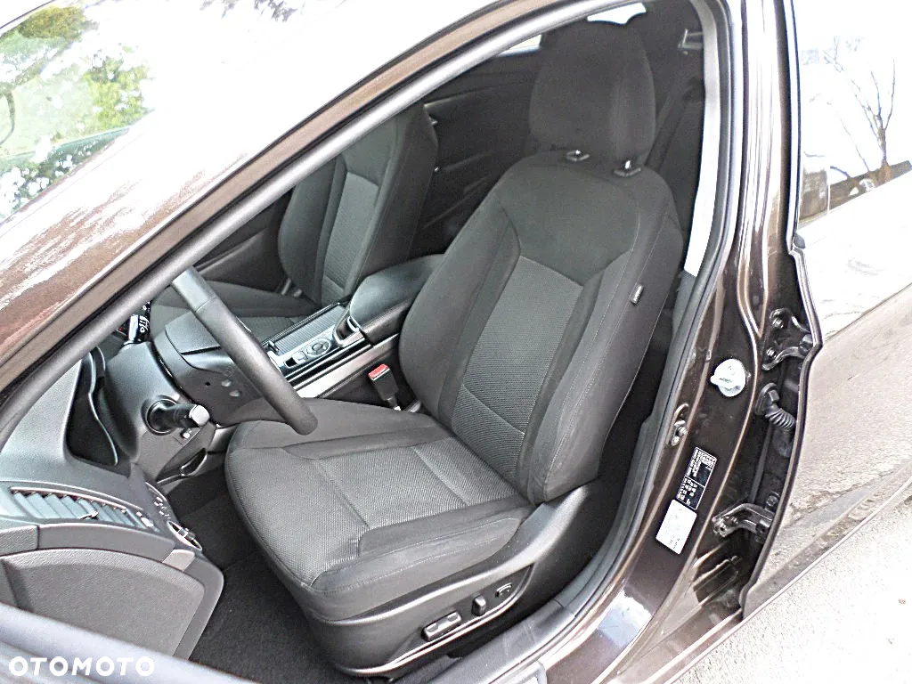 Hyundai i40 Kombi blue 1.6 Trend - 18