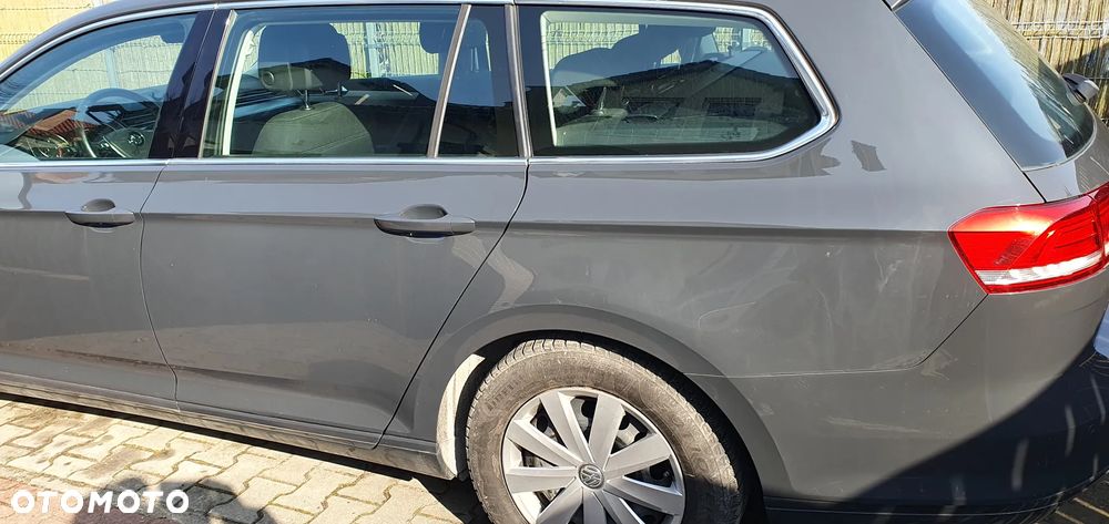 Volkswagen Passat 1.6 TDI (BlueMotion Technology) Comfortline - 11