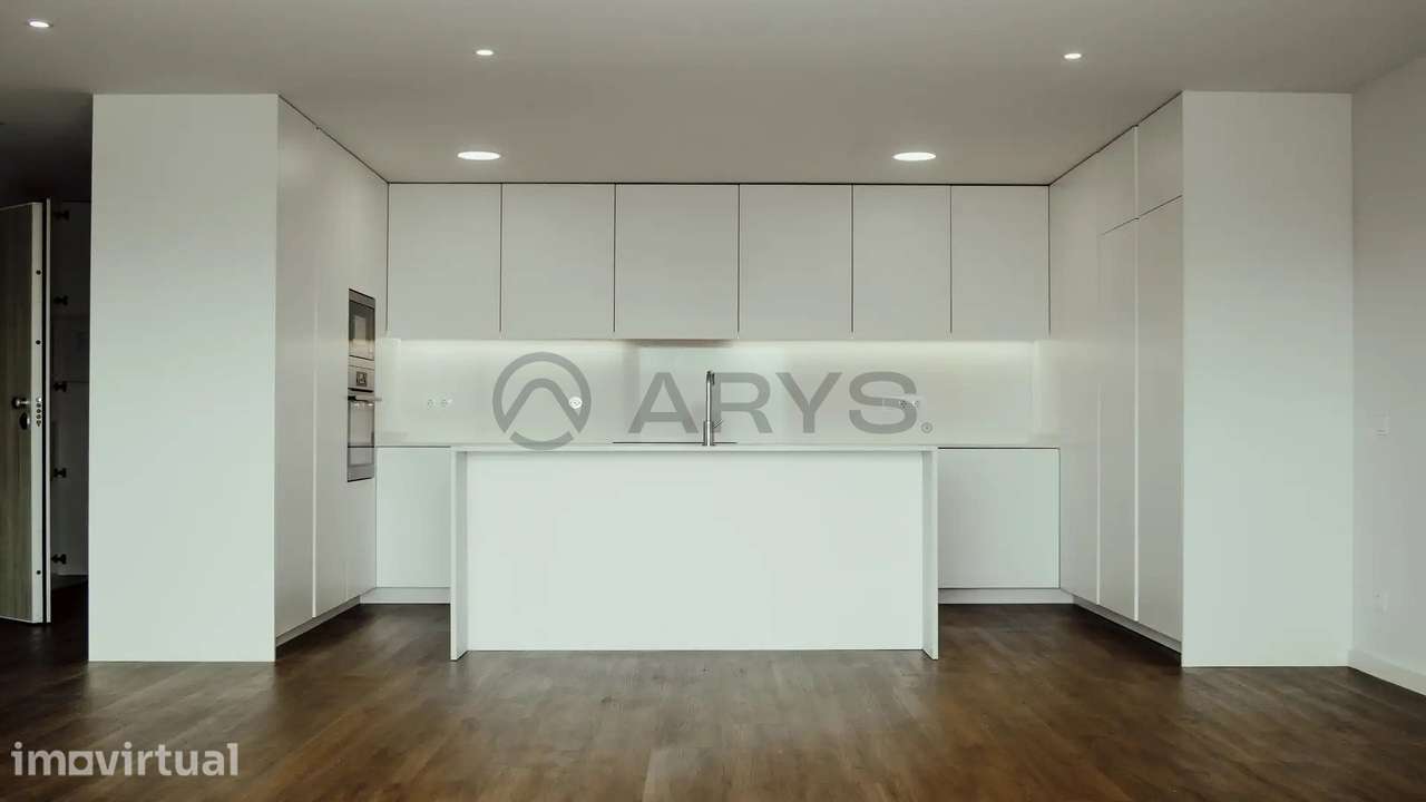 Apartamento em Ferreiros, Varanda com Churrasqueira - Grande imagem: 5/12