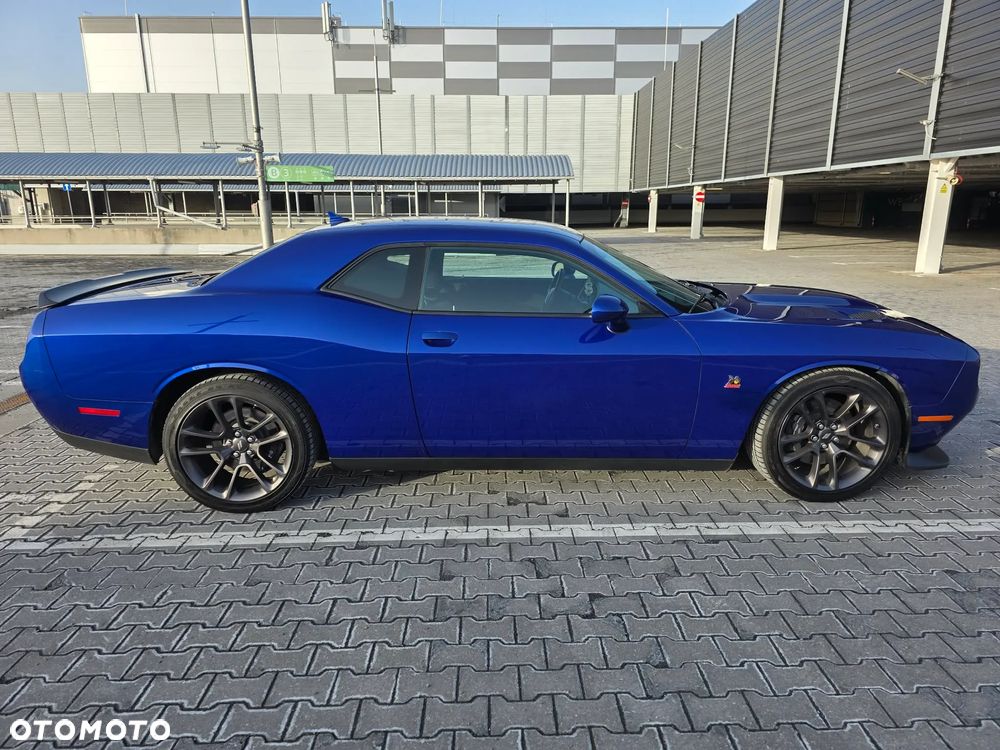 Dodge Challenger - 25